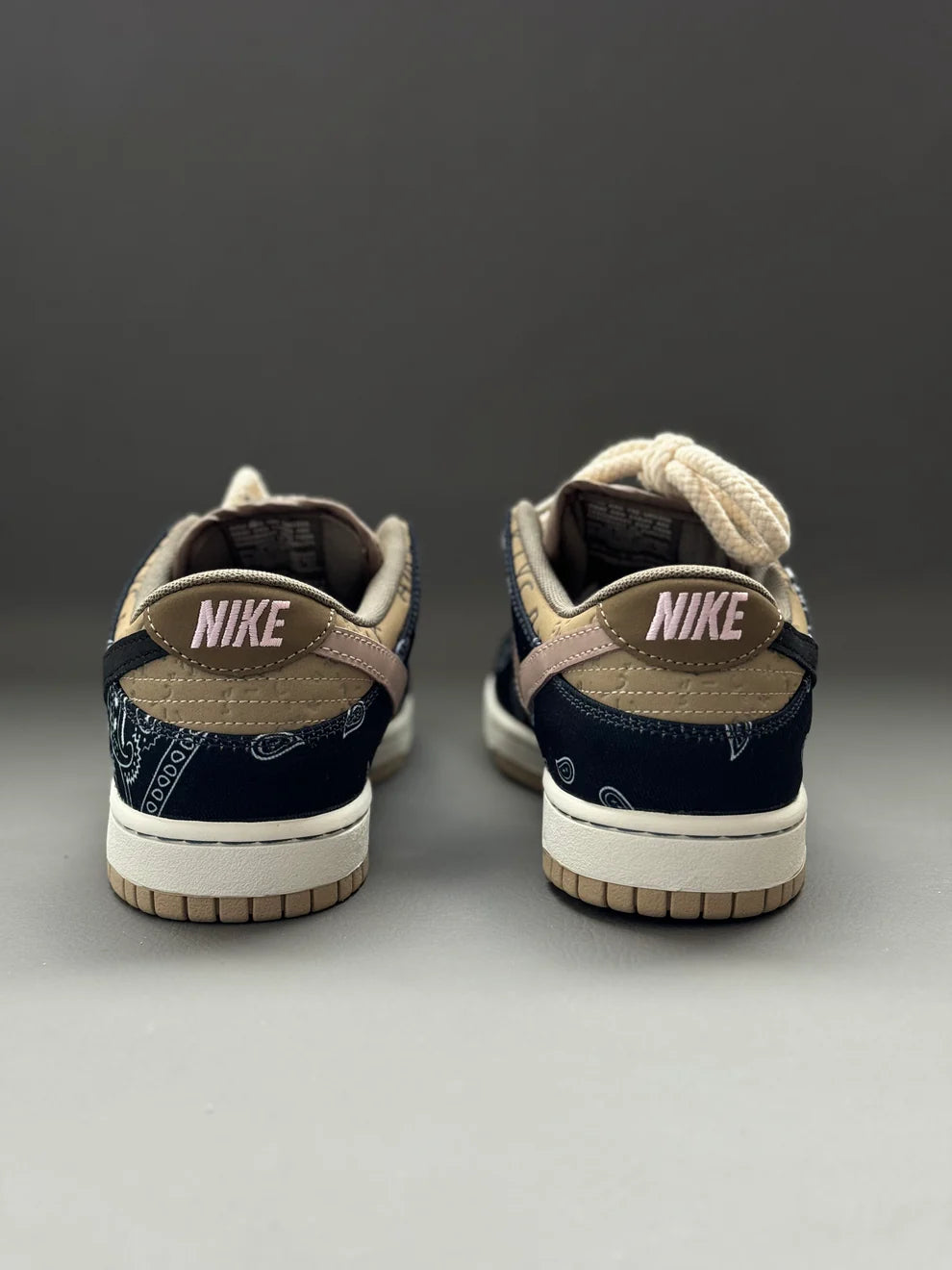 Nike SB Dunk Low x Travis Scott