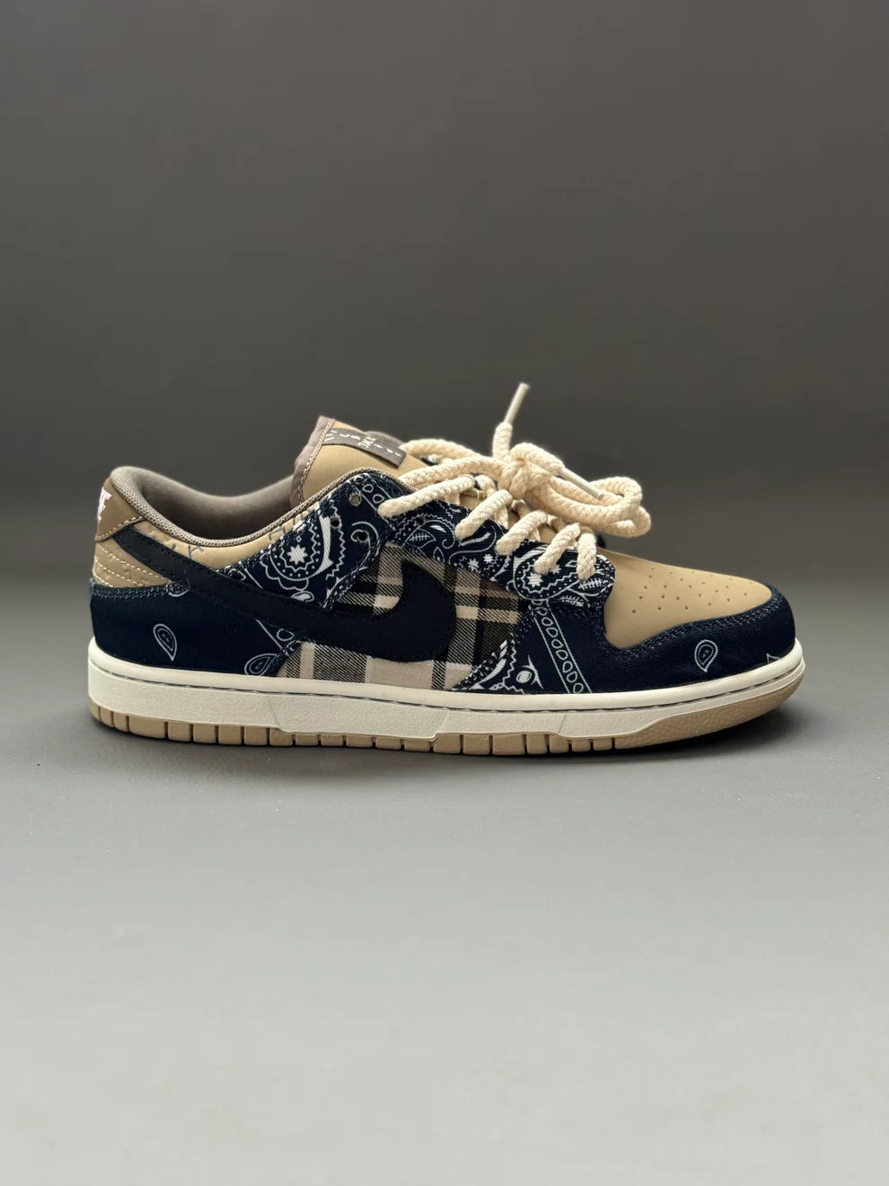 Nike SB Dunk Low x Travis Scott